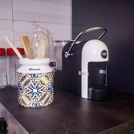 Lulu Apartment Палермо Екстериор снимка